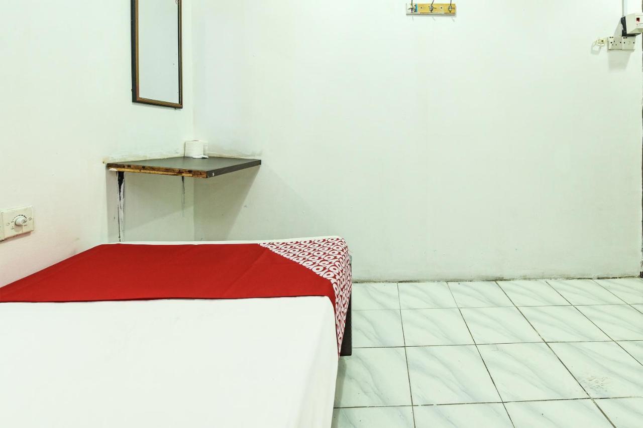 Oyo 90643 Gks Hotel