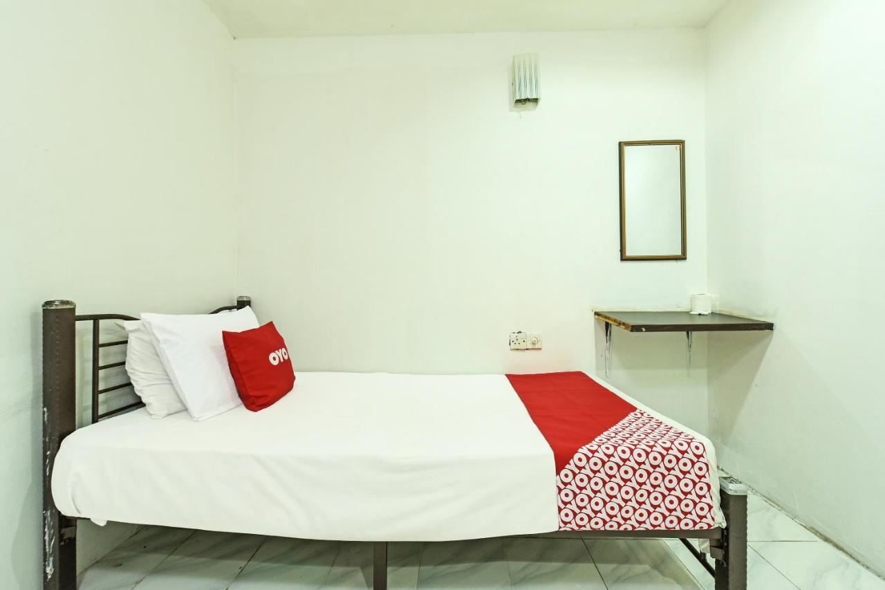 Hotel Oyo 90643 Gks 2*