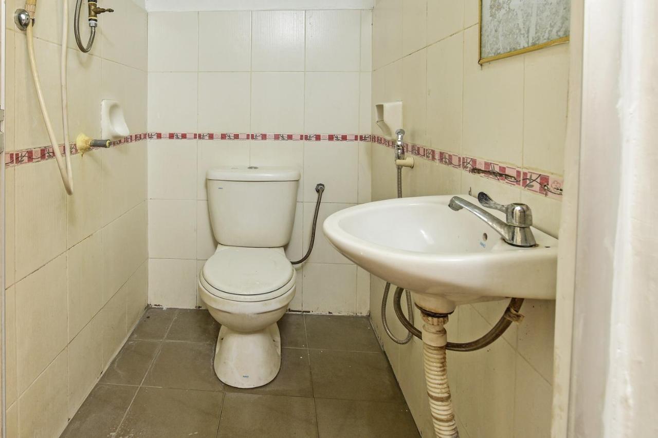 Oyo 90643 Gks Hotel 2*