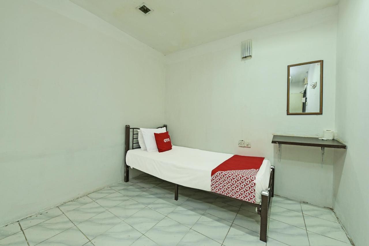Hotel Oyo 90643 Gks