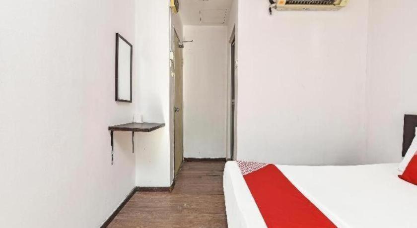 Hotel Oyo 90643 Gks 2*